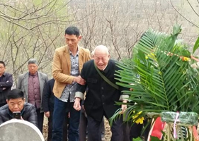 &ldquo;忠誠大義&rdquo;房公訓