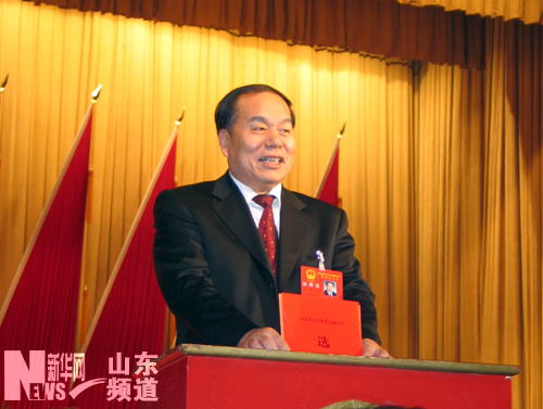 山东省政协主席孙淑义投票