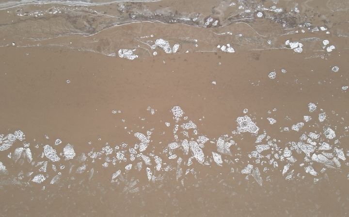 流凌蜿蜒壮观,黄河济南段暂未出现封河现象