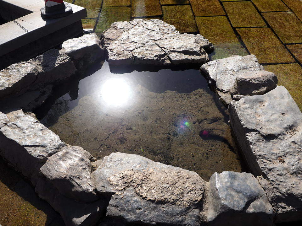 济南春旱泉水水位持续下降,池中泉水还有多少?