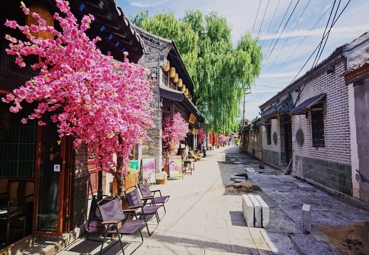 保持古朴风貌,泉城老街重铺石板路