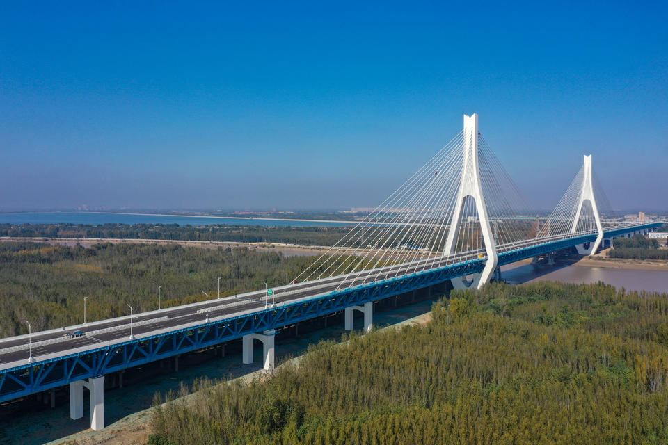 G104新济南黄河大桥壮观全景,雄伟又不失秀丽