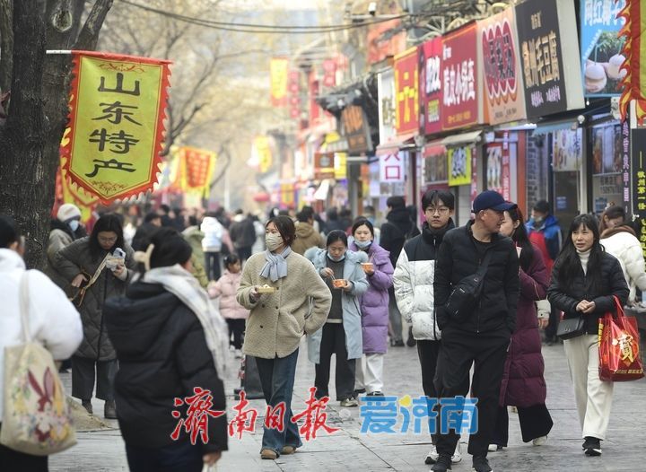 泉城年味气氛组已就位,是“蛇”候过年啦!