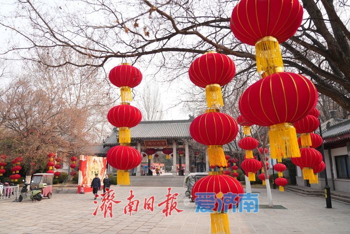 泉城年味气氛组已就位,是“蛇”候过年啦!