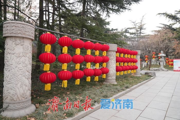 泉城年味气氛组已就位,是“蛇”候过年啦!