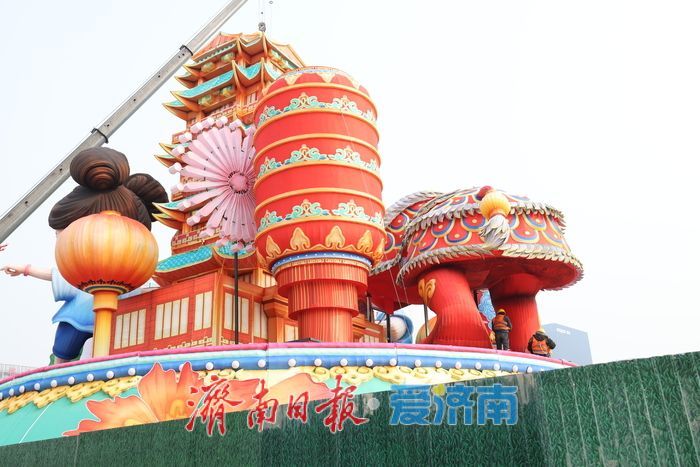 泉城年味气氛组已就位,是“蛇”候过年啦!