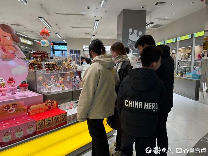 一“吒”难求!电影《哪吒2》带火周边产品,济南多家门店已售罄