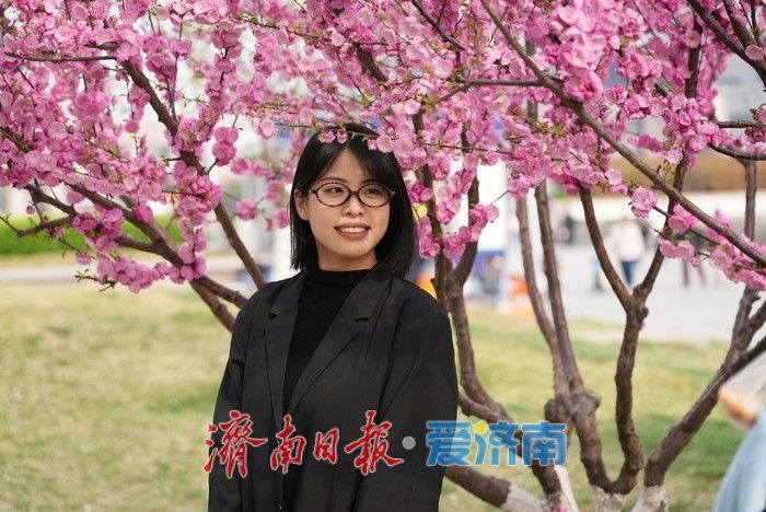济南泉城广场榆叶梅“花漾”绽放!