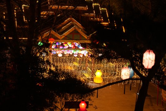 济南九顶塔景区3月29日焕新开园！“九顶塔•不夜山”点亮泉城夜游新地标