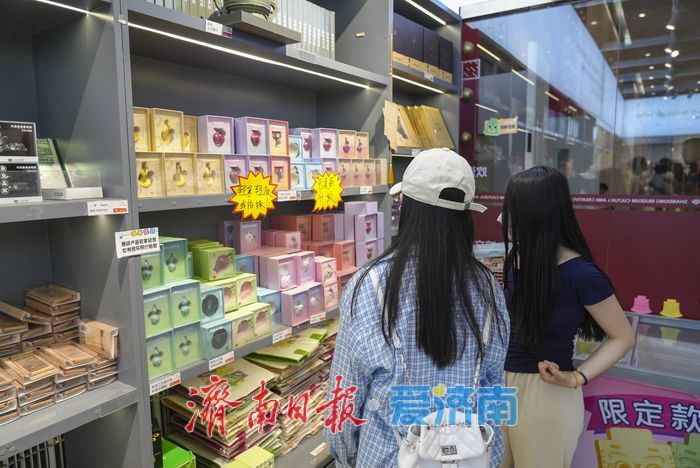 一年四季 泉在济南丨高温催热“文博游”，文创产品成消费新宠