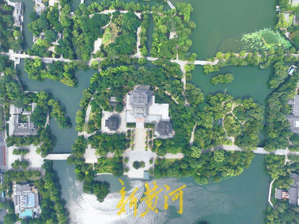 一年四季 泉在济南丨满目青翠！盛夏时节的大明湖碧波荡漾仿佛画卷