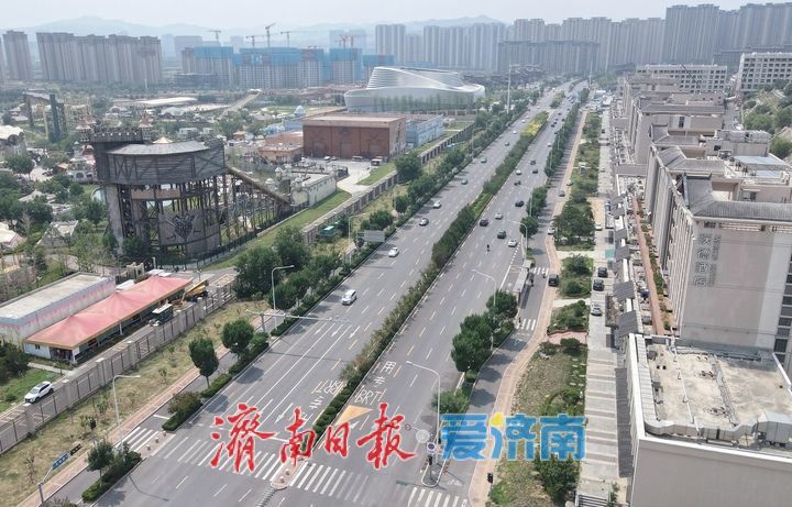 济南多个路段公交车道启动优化,提高市民出行效率