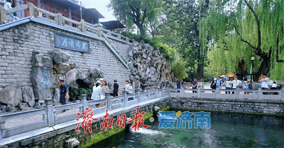 一年四季 泉在济南丨虎啸龙吟 雨后的黑虎泉欢畅喷涌劲头足
