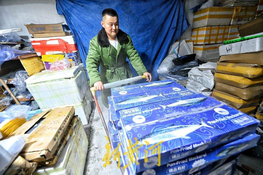 冰火两重天 55℃!冷库工的温差“烤”验