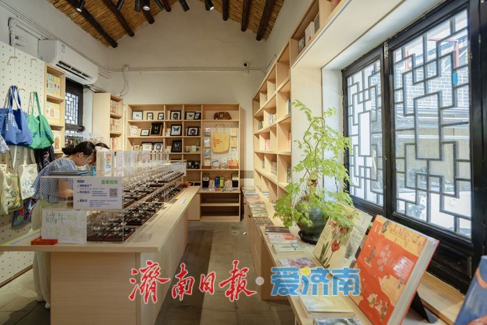 一年四季 泉在济南丨综合性文化书店，已成为时下阅读打卡新宠