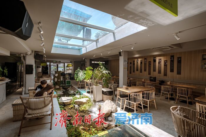 一年四季 泉在济南丨综合性文化书店，已成为时下阅读打卡新宠