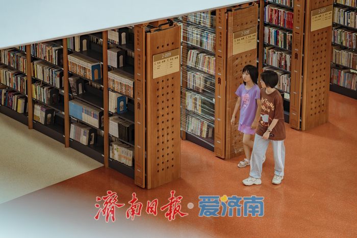 泉城书香伴夏长，暑期图书馆成孩子们的“书香乐园”
