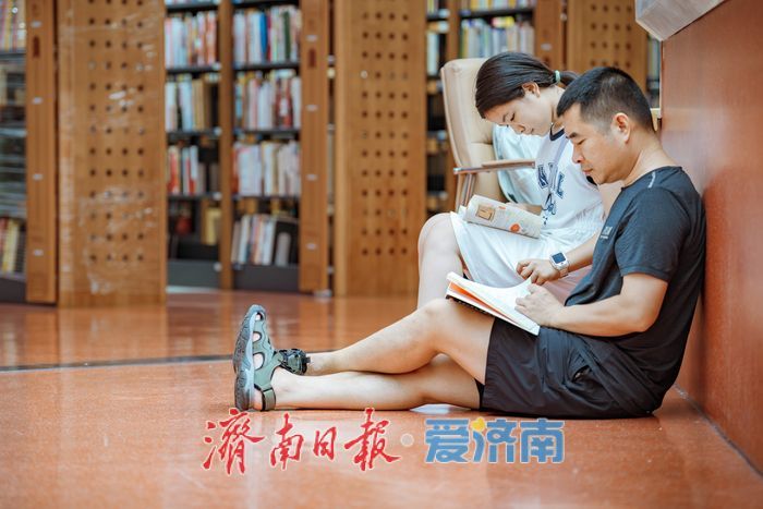 泉城书香伴夏长，暑期图书馆成孩子们的“书香乐园”