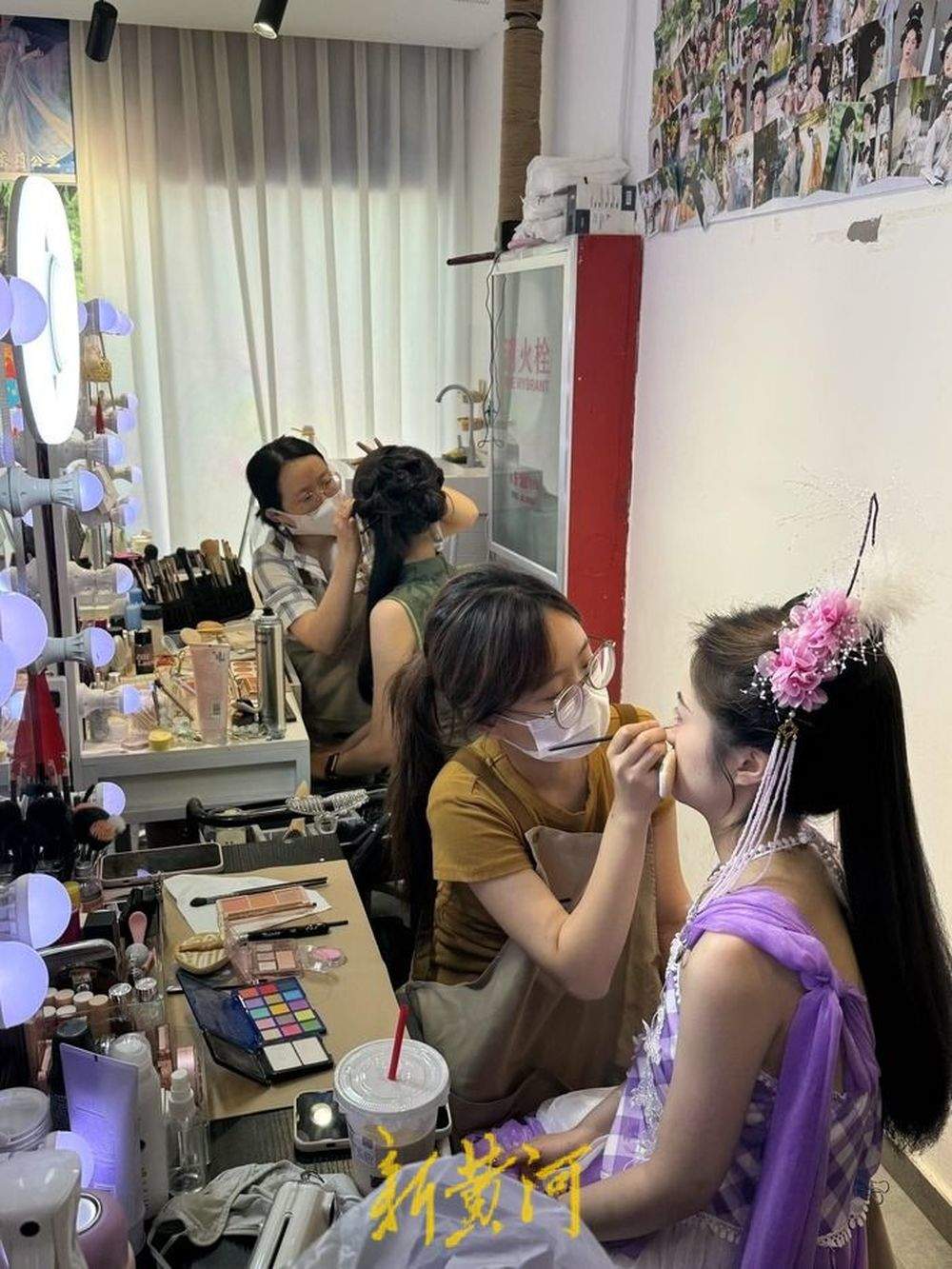 大明湖畔《欢天喜地七仙女》妆造火了!“90后”梦回童年,店长:单日接单量超30位