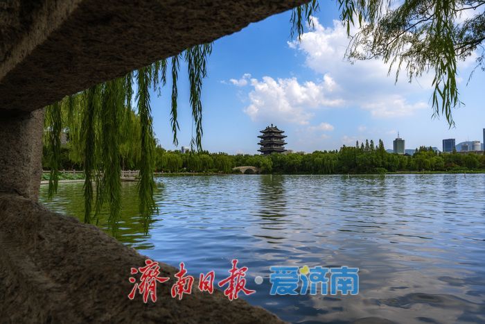 一年四季 泉在济南丨泉城消夏图鉴:大明湖成市民游客纳凉赏景“心头好”