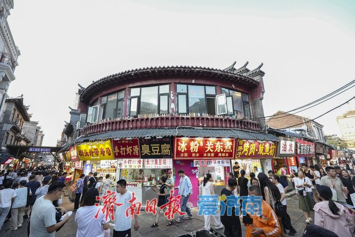 “烟火气”点燃夏夜经济！济南芙蓉街暑期人气爆棚