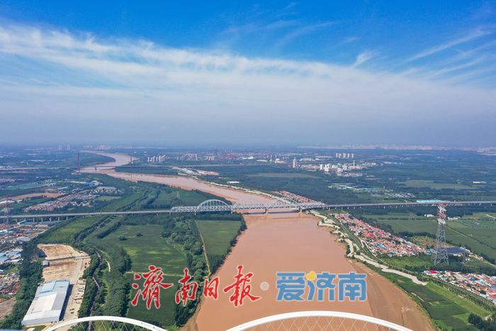 一年四季 泉在济南丨金色长廊映黄河，济南百里生态画卷徐徐展开