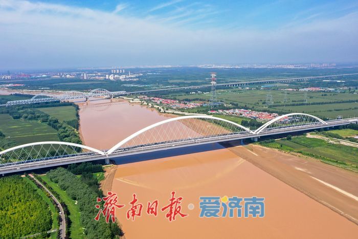 一年四季 泉在济南丨金色长廊映黄河，济南百里生态画卷徐徐展开