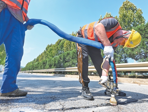 涨知识了！济南“微创手术”破解国道裂缝修复难题