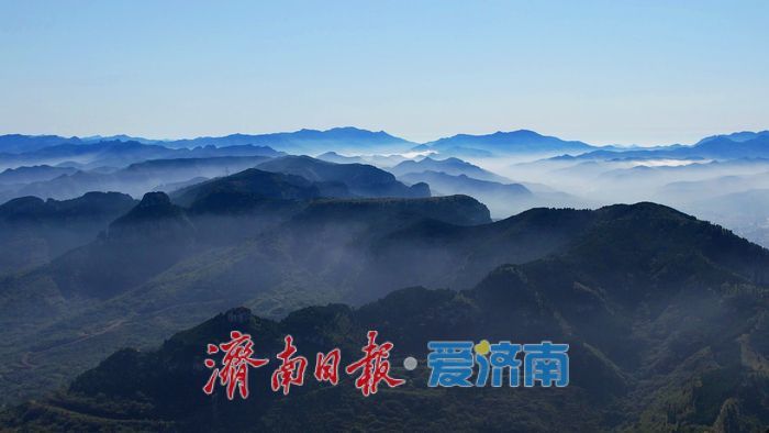 济南南部山区迎云海奇观 绘就现实版“千里江山图”​