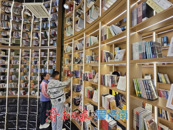 书店里的“盗梦空间”