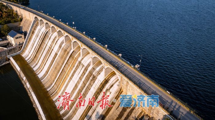 济南锦绣川水库：秋染山水间，生态画卷韵悠然