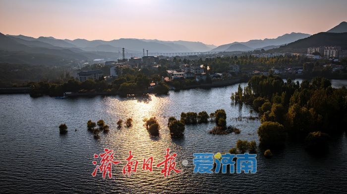 济南锦绣川水库：秋染山水间，生态画卷韵悠然