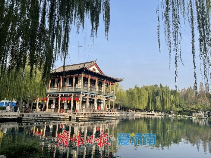 一年四季 泉在济南丨满屏五彩斑斓!五龙潭秋日打翻色盘