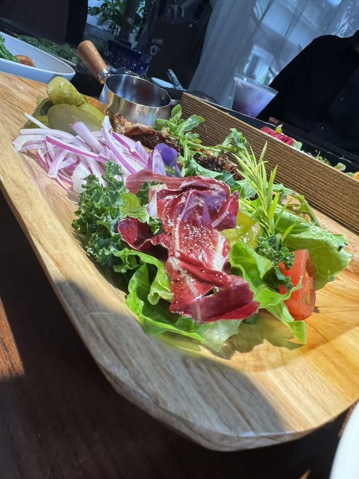 济南“漂亮饭”走红年轻群体,视觉盛宴重塑餐饮消费体验