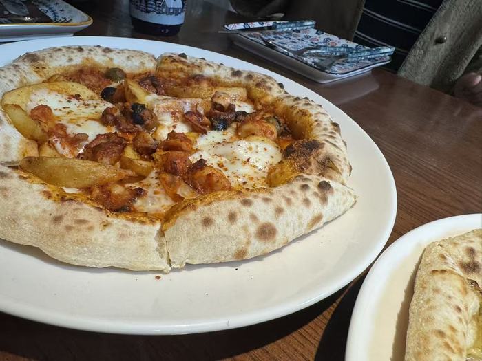 济南“漂亮饭”走红年轻群体,视觉盛宴重塑餐饮消费体验