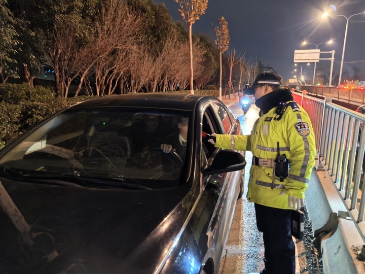 查获67起!济南交警开展冬季守护行动