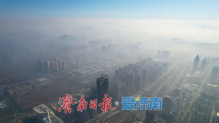 一年四季 泉在济南｜高楼藏云海 泉城现平流雾景观