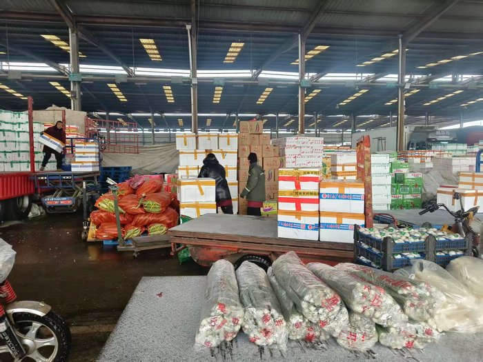 记者探访:雪落泉城菜市暖,蔬菜供应充足价格平稳