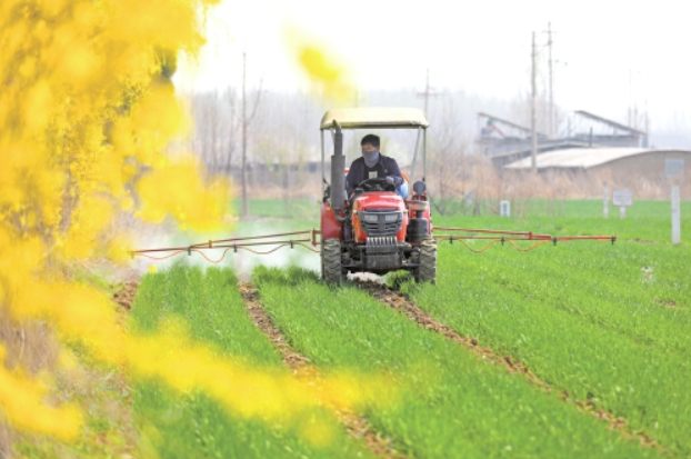 济南抢抓春日农时 乡间沃野春耕忙