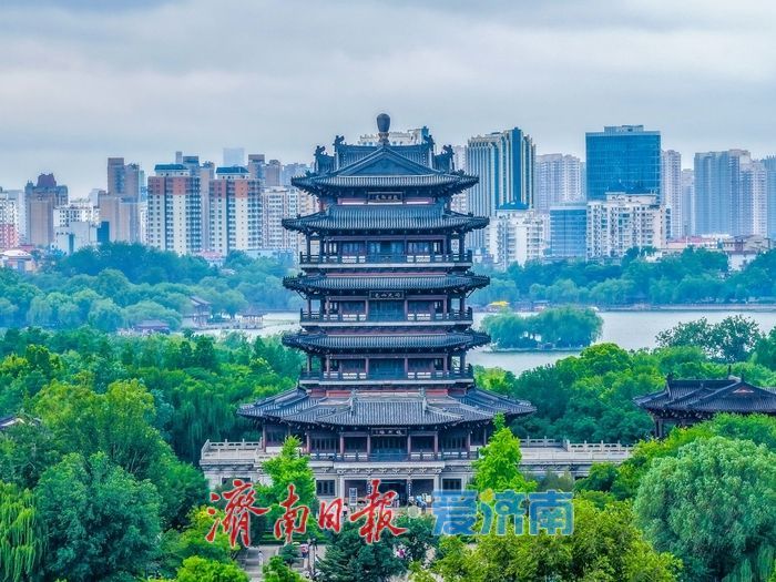 明湖烟雨，水墨江南