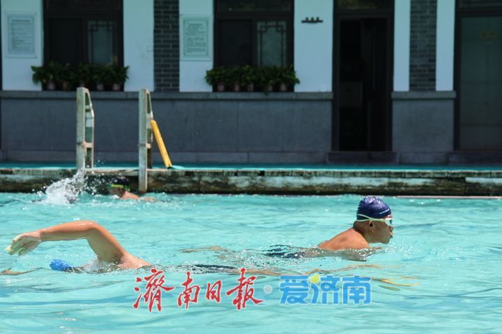 一年四季 泉在济南丨泉水浴场觅清凉 一池清泉荡漾夏日惬意