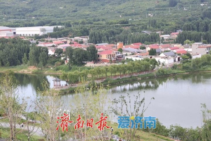 蓝天白云衬青山 长清五峰山绘就夏日山水画卷