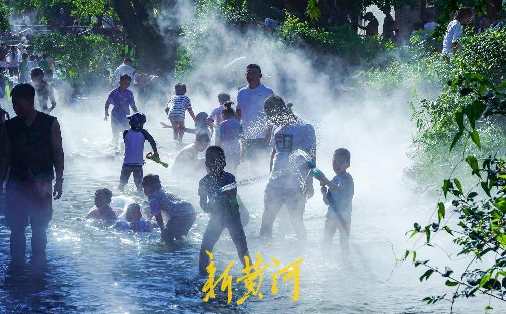 济南：泉水雾森送清凉 开启消暑“仙境模式”