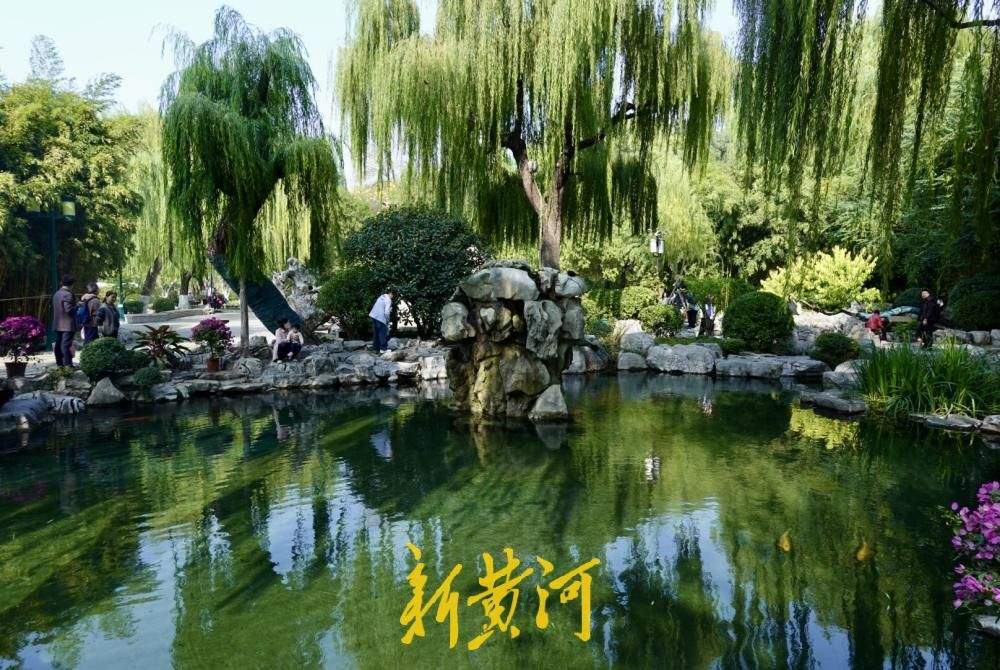 济南五龙潭月牙泉进入秋冬季“休眠模式”