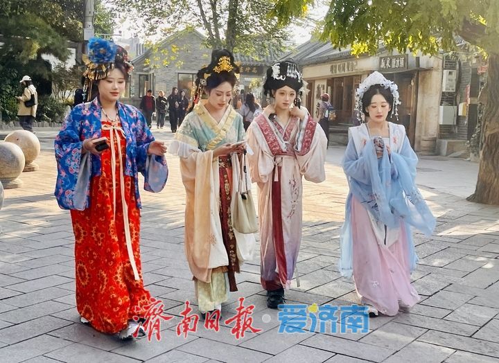 一年四季 泉在济南丨雨洗百花洲，一池秋水收尽泉城