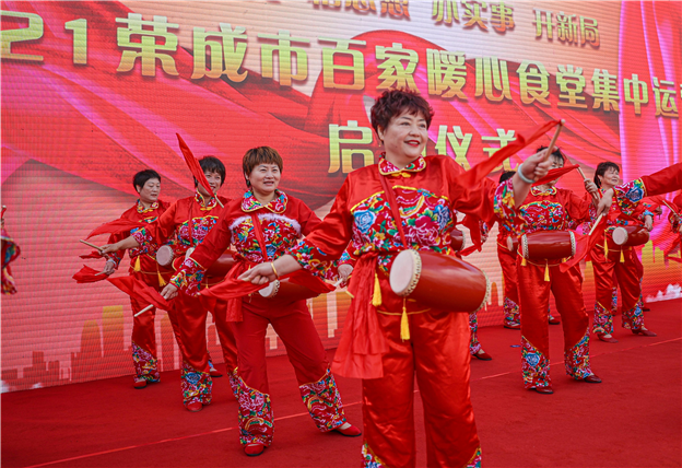 包希安 荣成市委书记:转作风提效率 经济民生双跨越_新华访谈_新华网