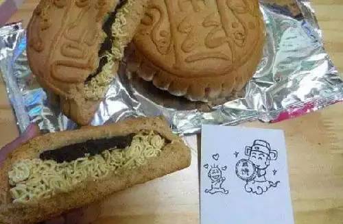 中国月饼十大“饼系”:方便面馅儿腐乳馅儿新品种_新华网山东频道