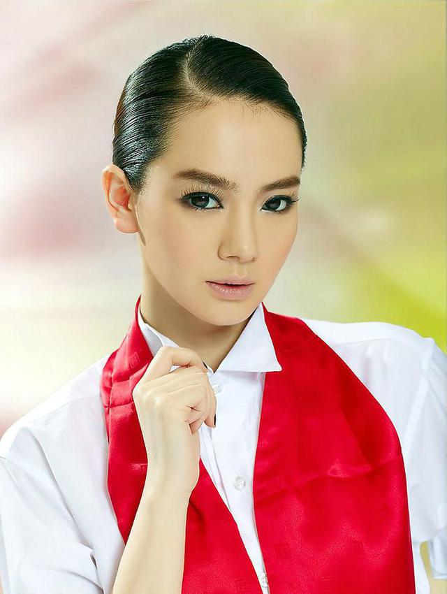 盘点喜欢戴美瞳演戏的女明星们