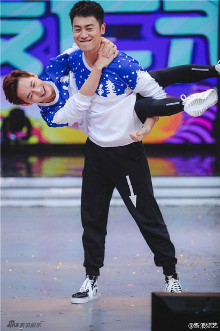 快本李易峰吴亦凡公主抱 吴昕遭抛弃易昕CP粉