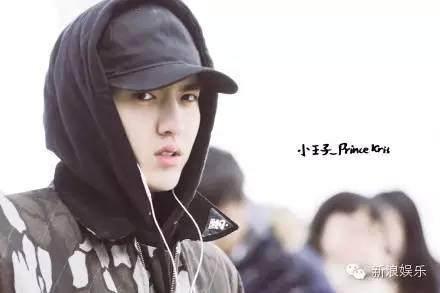 吴亦凡舍弃破洞牛仔裤唐嫣哭化眼妆 明星也扛